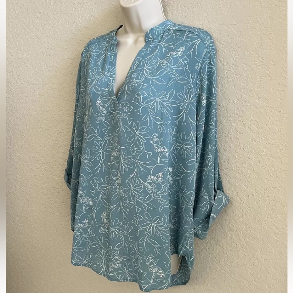NWOT LUSH /STITCH FIX, Teal & Cream Floral Print Tab Sleeve Blouse, Sizes L & XL - Picture 3 of 5